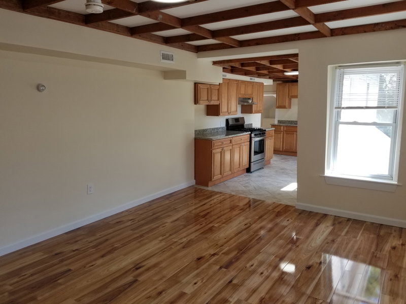 28 Lancaster St. #3R (Near WPI) Heat included image